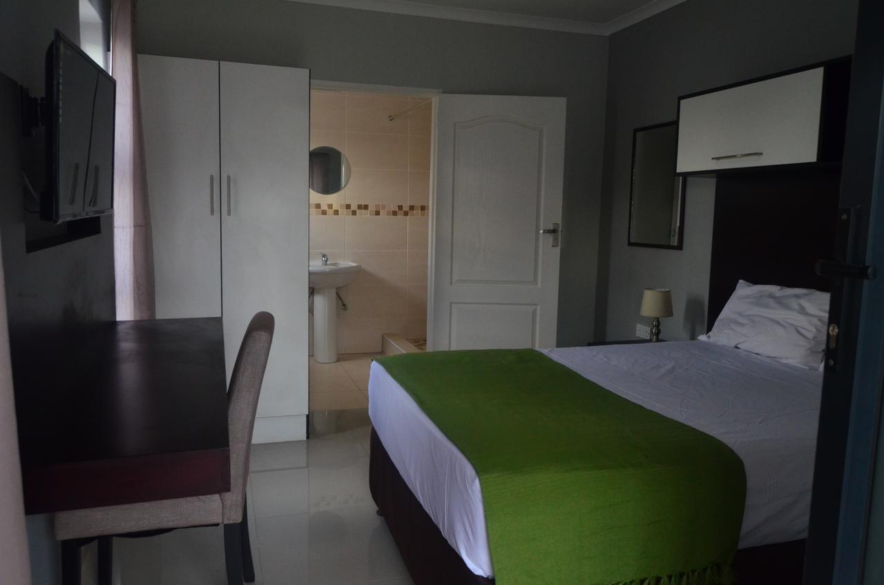 Cosy Palms Panzió Gaborone Kültér fotó