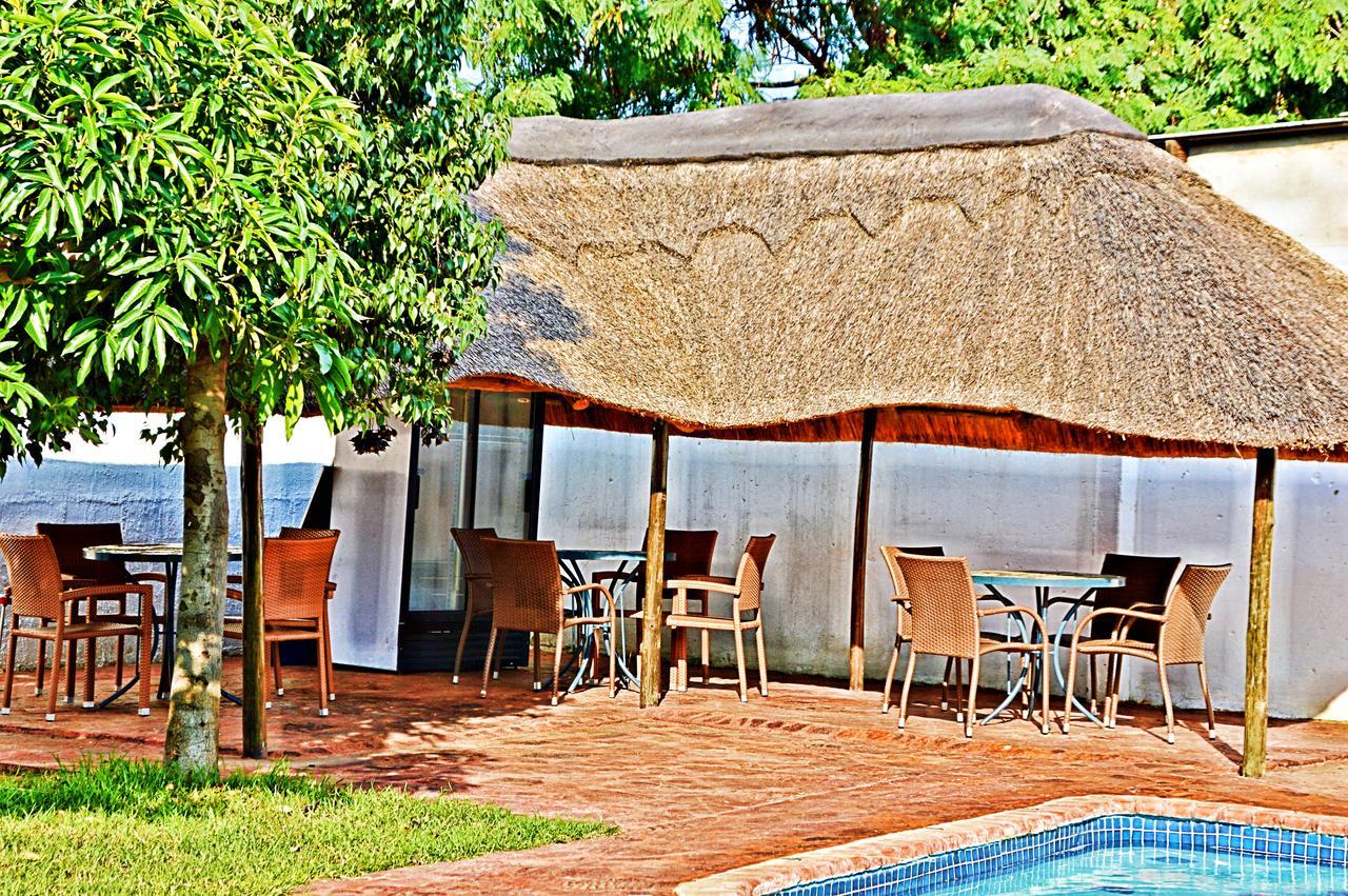 Cosy Palms Panzió Gaborone Kültér fotó