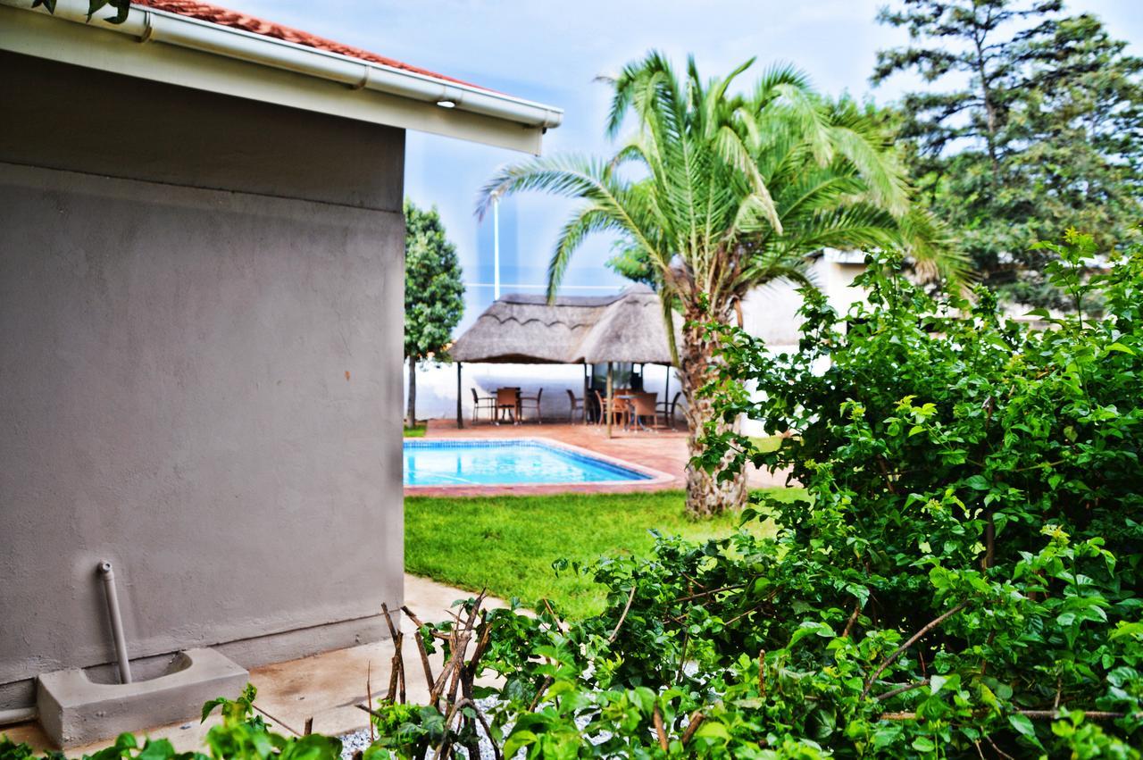 Cosy Palms Panzió Gaborone Kültér fotó