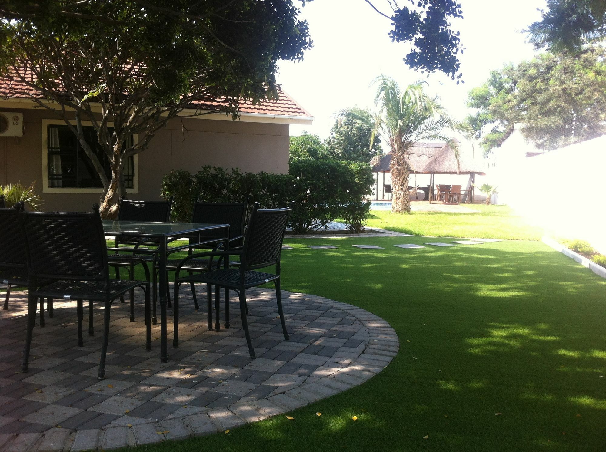 Cosy Palms Panzió Gaborone Kültér fotó